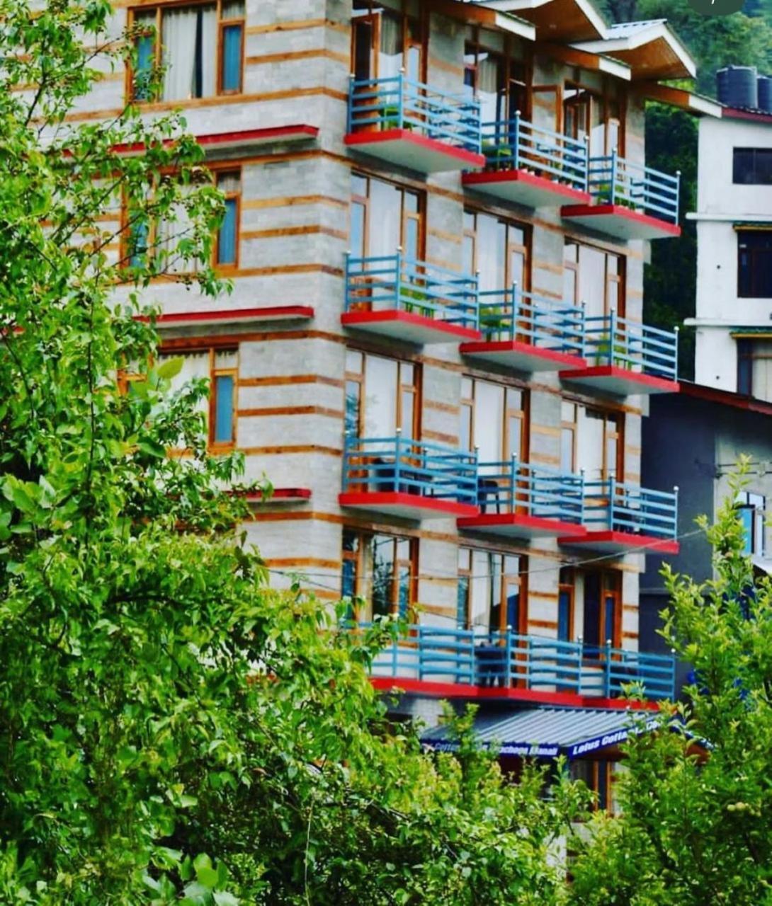 Hotel Himachal Heights Manāli Exteriör bild