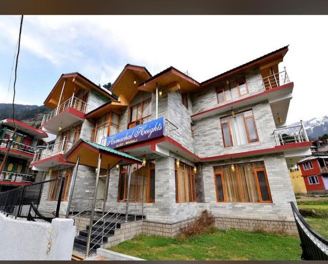 Hotel Himachal Heights Manāli Exteriör bild